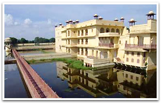 Fort, Kota, Travels