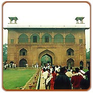 Red Fort, Delhi Travel Guide
